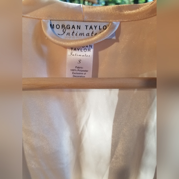 Robe & Shirt Ladies Set Morgan Taylor Intimates Silky Satin Cream White Small - Picture 10 of 12